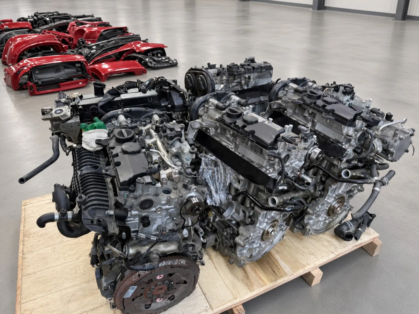 Контрактные двигатели и кузовные запчасти Volvo, разборка в Москве